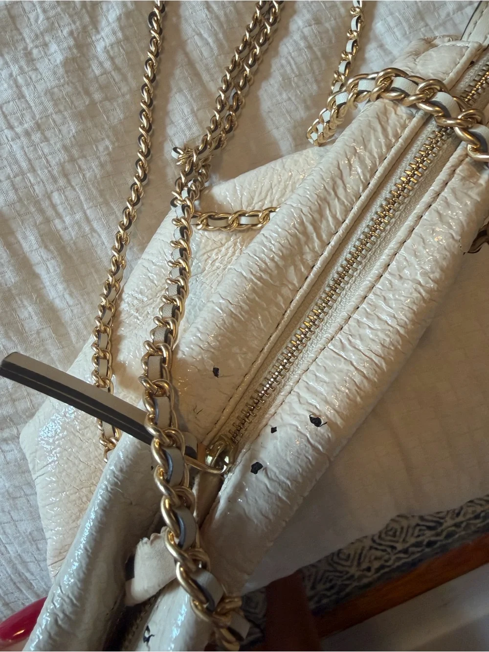 Tory Burch Cream Pebbled Leather Shoulder Bag with Gold Chain
